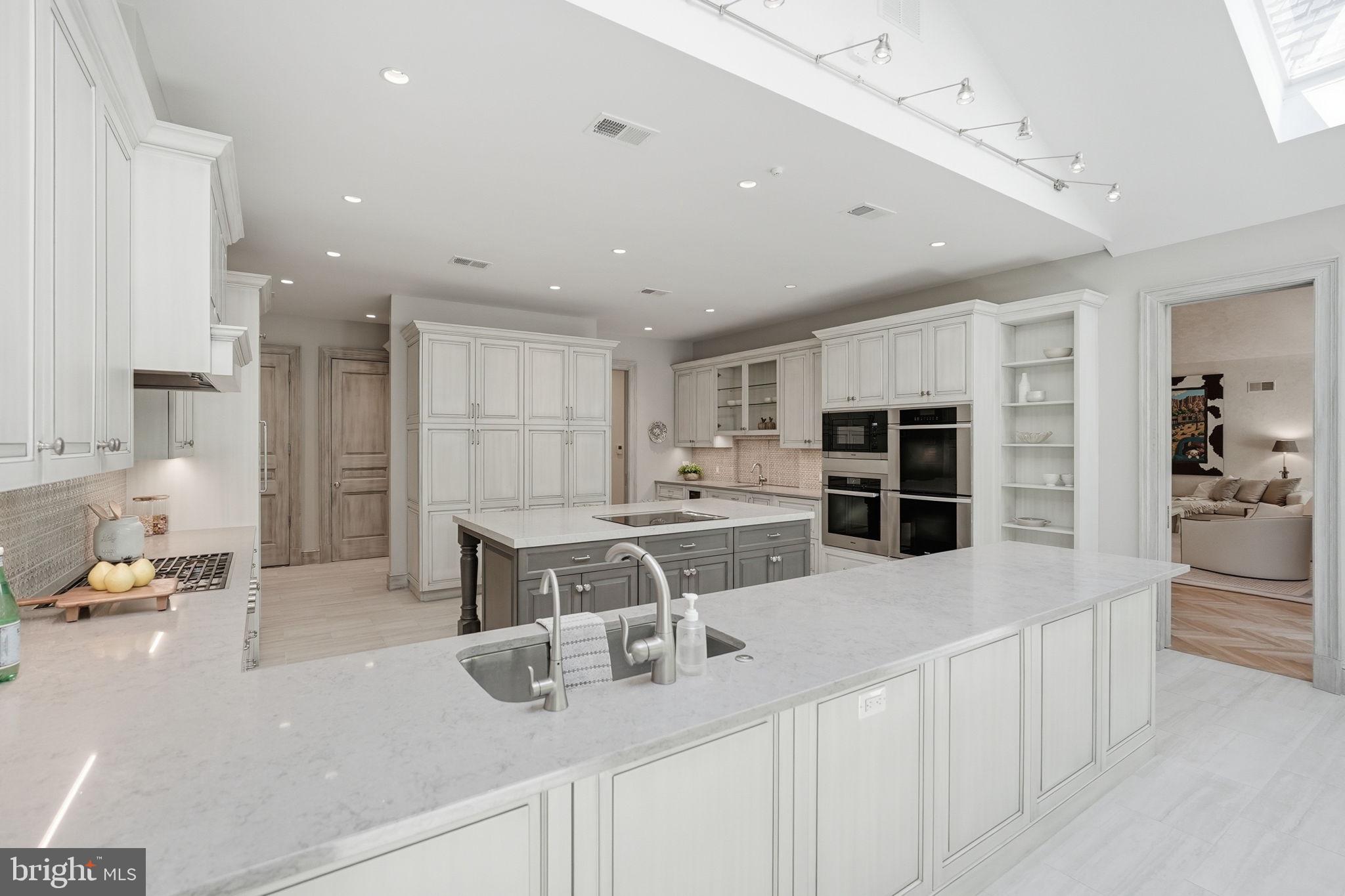 8917 HARVEST SQUARE COURT