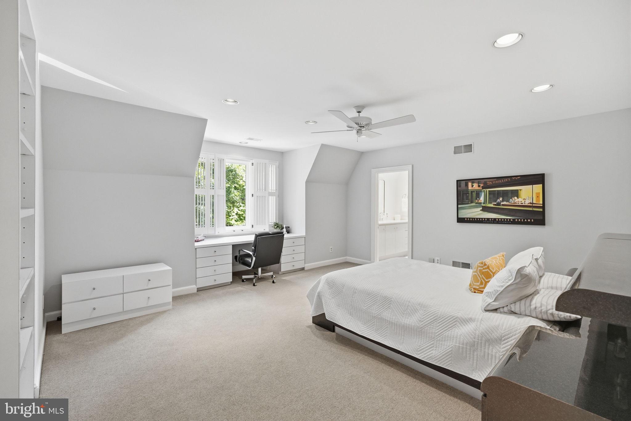 8917 HARVEST SQUARE COURT