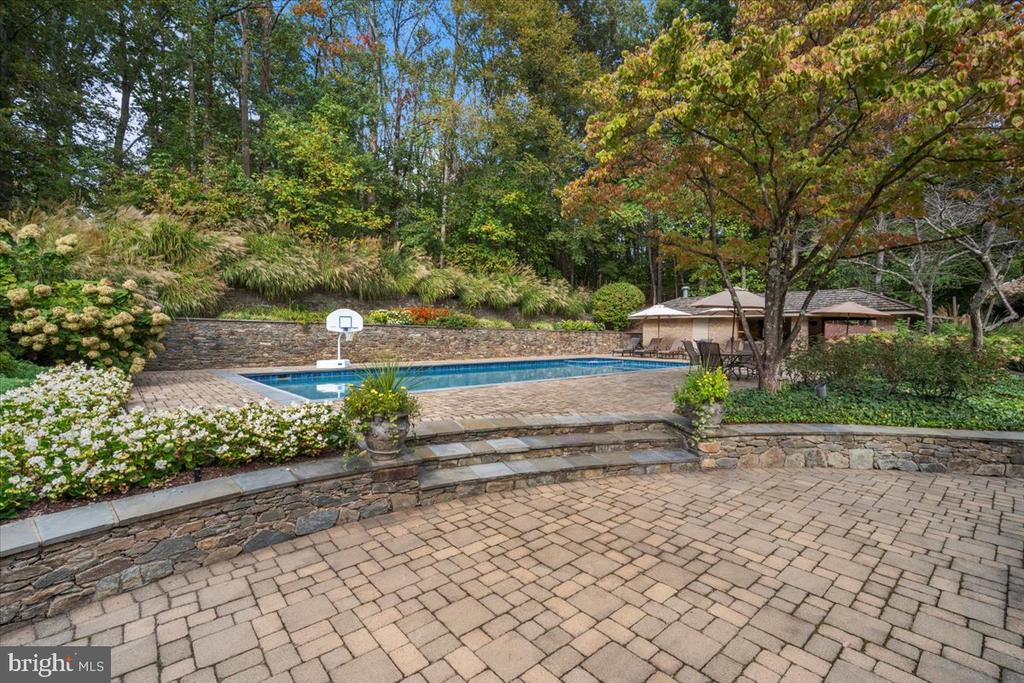 8917 HARVEST SQUARE COURT