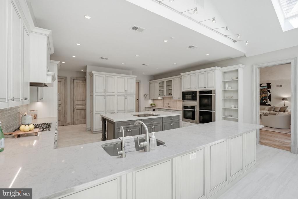 8917 HARVEST SQUARE COURT