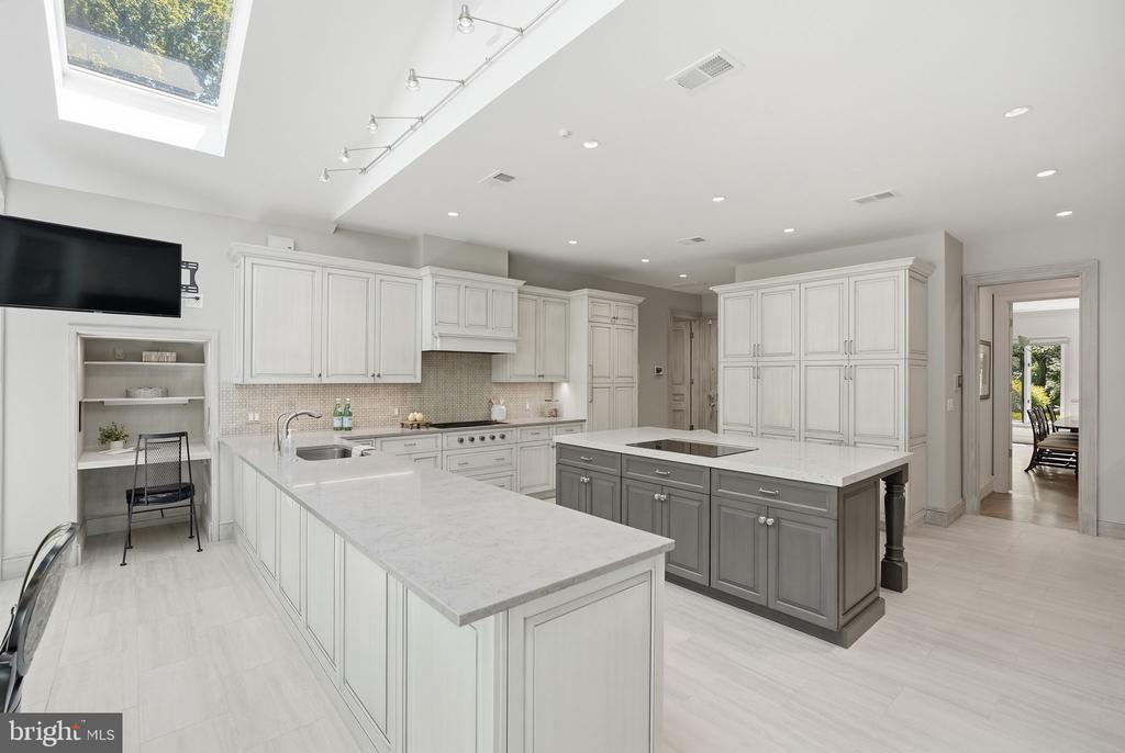 8917 HARVEST SQUARE COURT