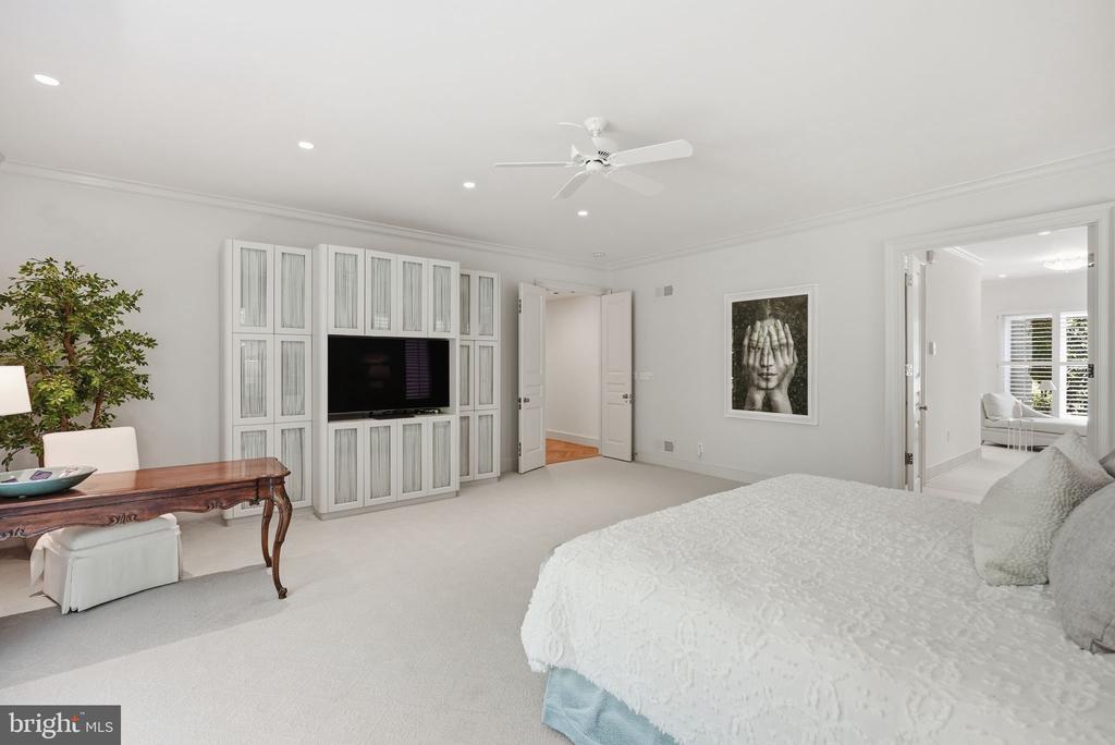 8917 HARVEST SQUARE COURT