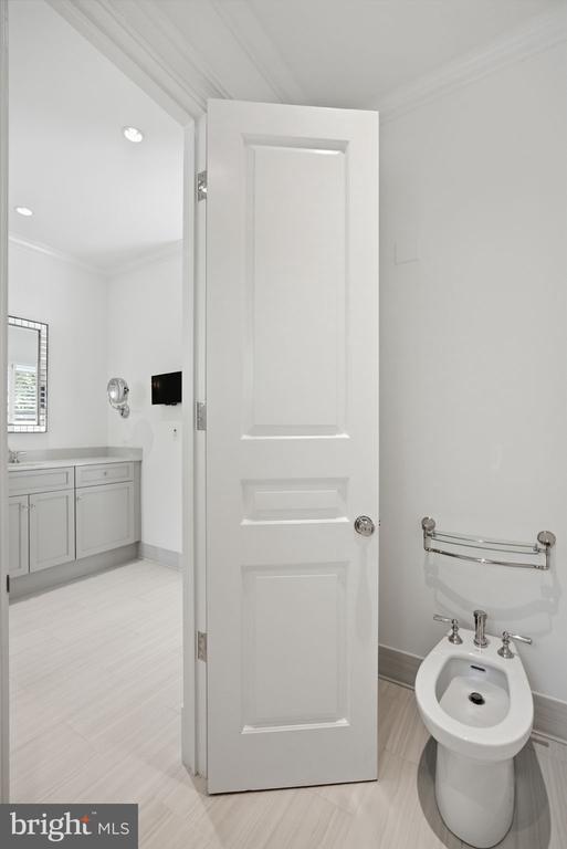 8917 HARVEST SQUARE COURT
