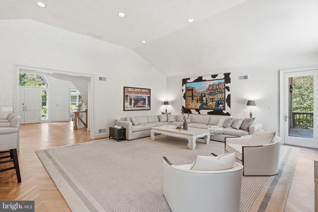 8917 HARVEST SQUARE COURT