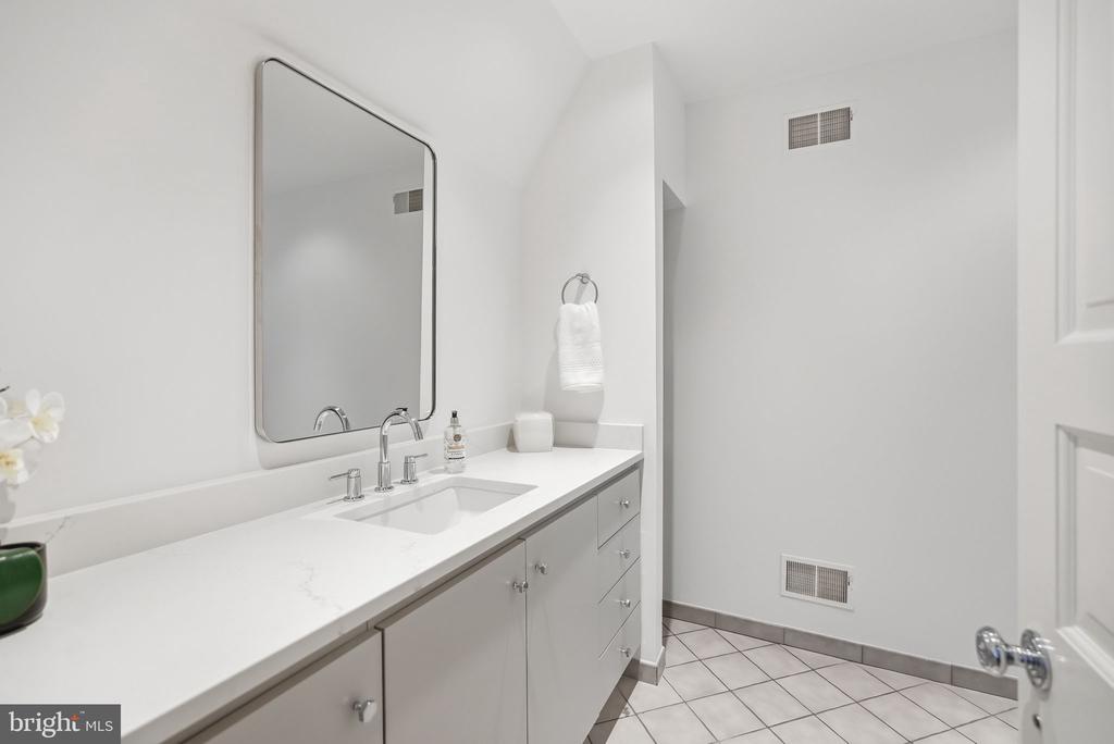 8917 HARVEST SQUARE COURT
