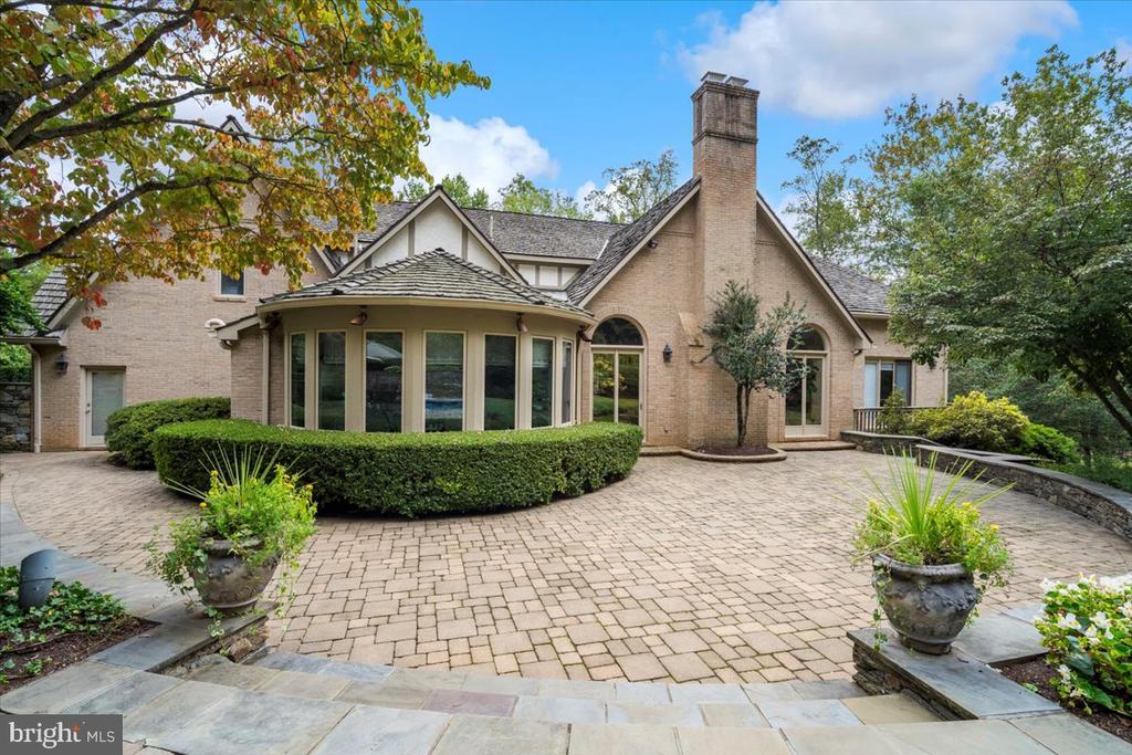 8917 HARVEST SQUARE COURT