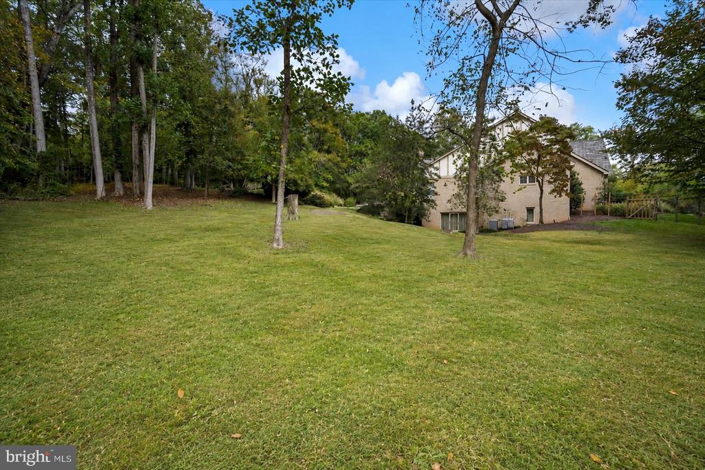 8917 HARVEST SQUARE COURT