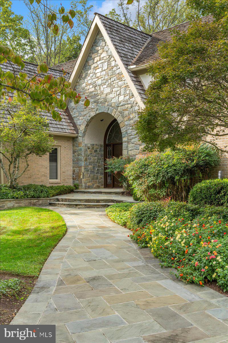 8917 HARVEST SQUARE COURT