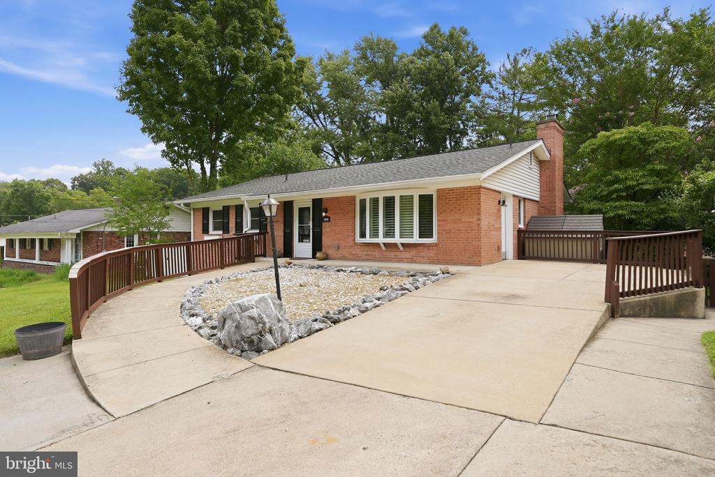2604 WOODEDGE ROAD