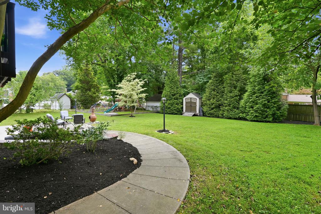 2604 WOODEDGE ROAD