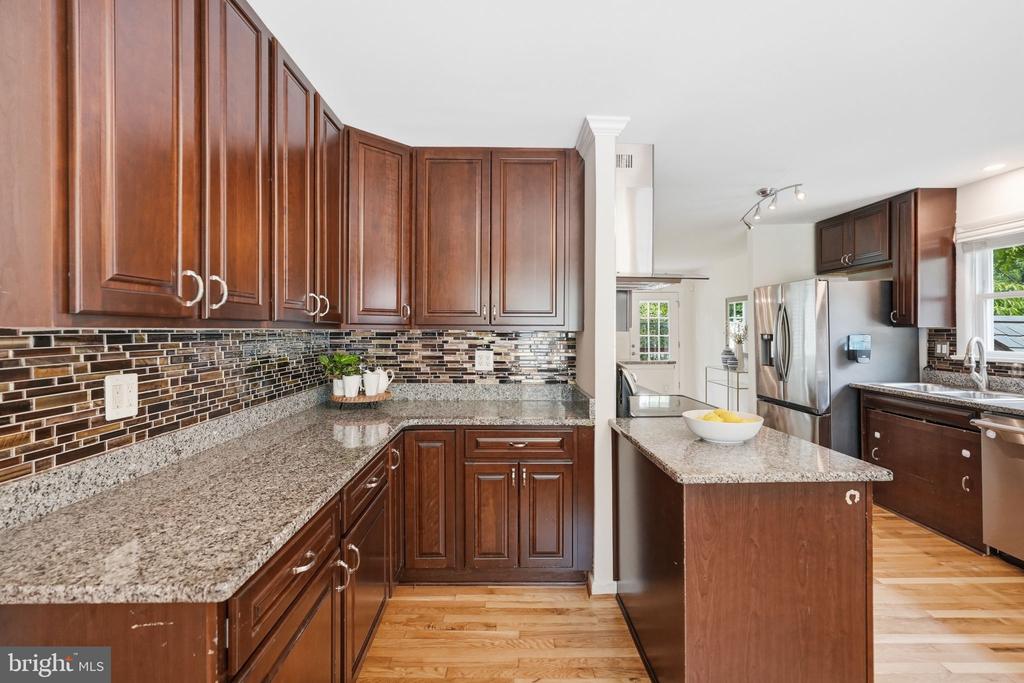 2604 WOODEDGE ROAD