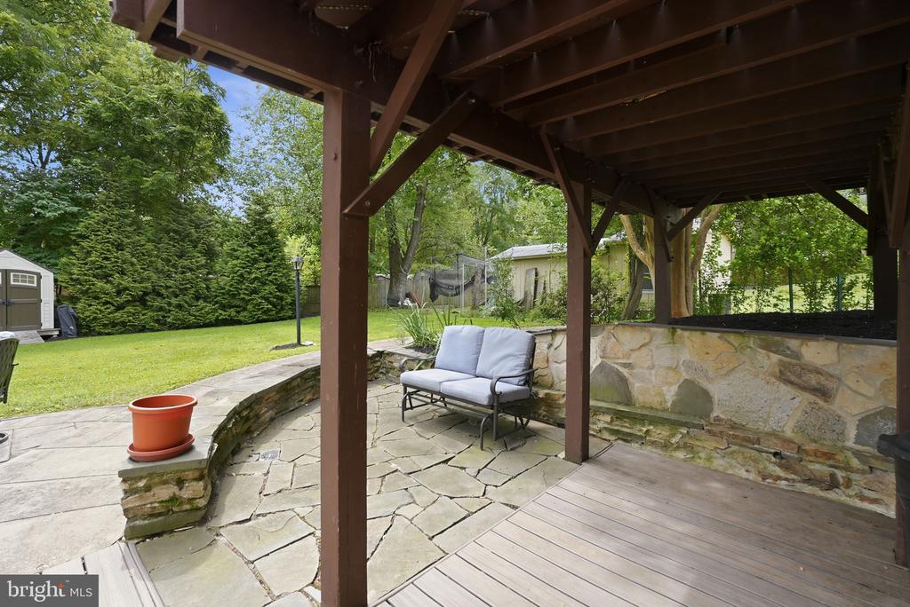2604 WOODEDGE ROAD