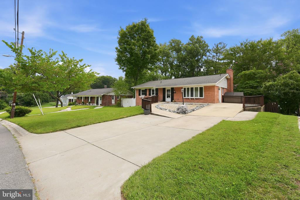 2604 WOODEDGE ROAD