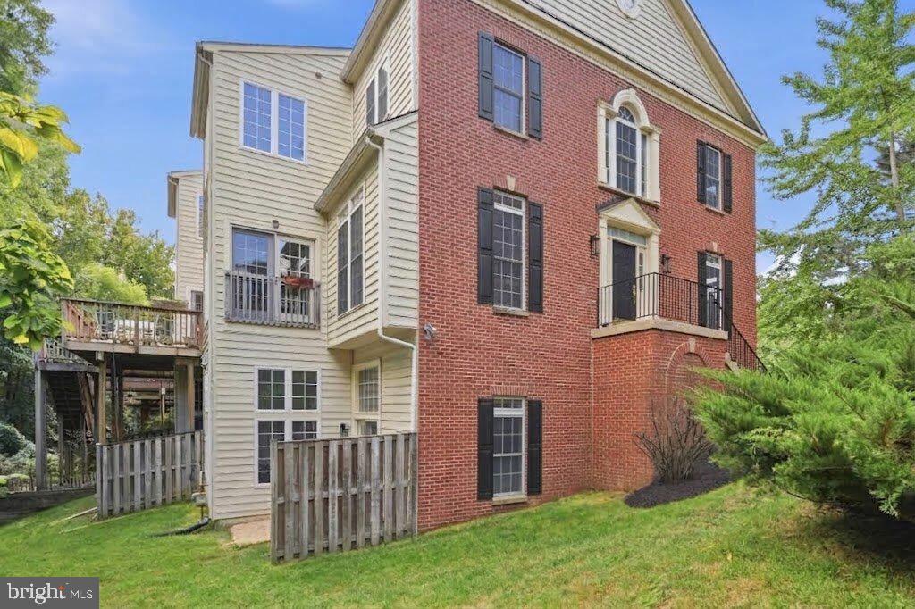 18 WADDINGTON COURT