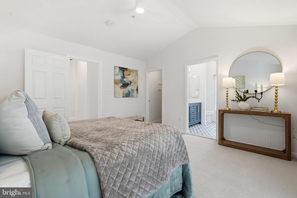 18 WADDINGTON COURT