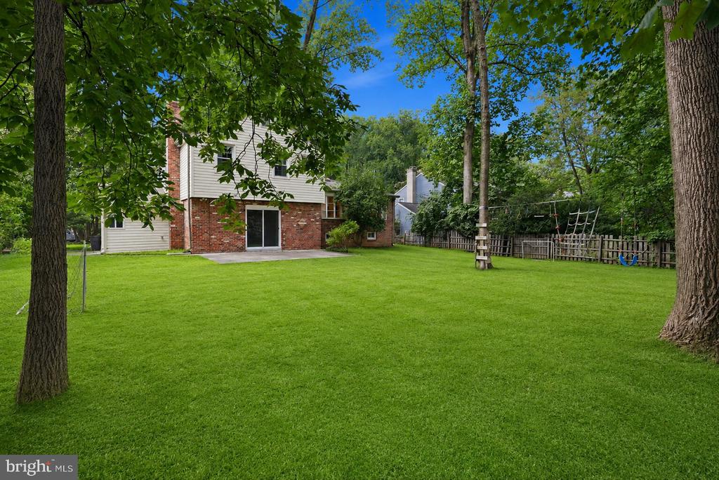809 WOODLEY DRIVE