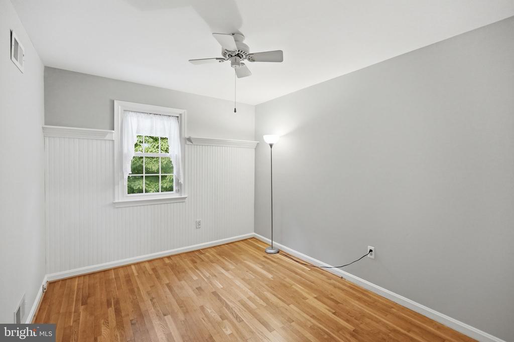 809 WOODLEY DRIVE