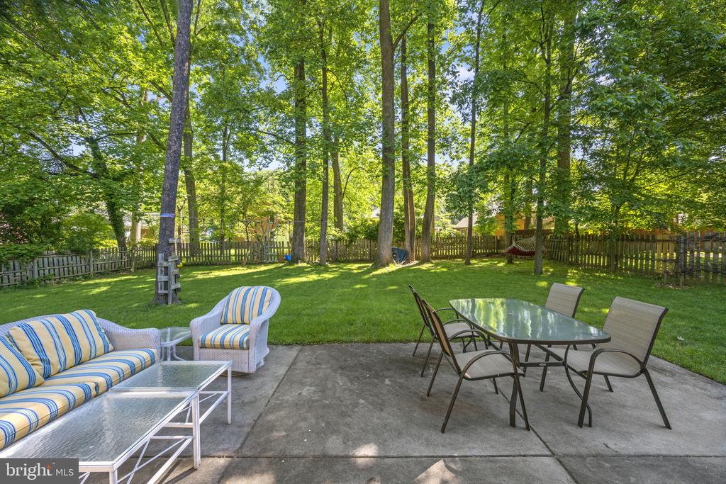 809 WOODLEY DRIVE
