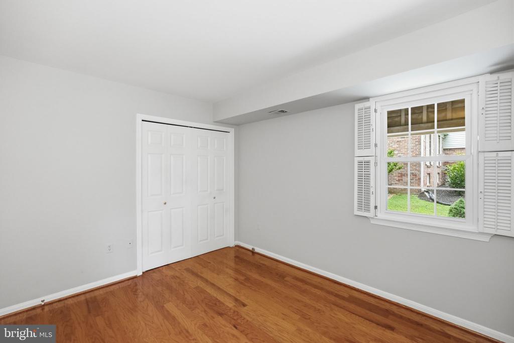 809 WOODLEY DRIVE