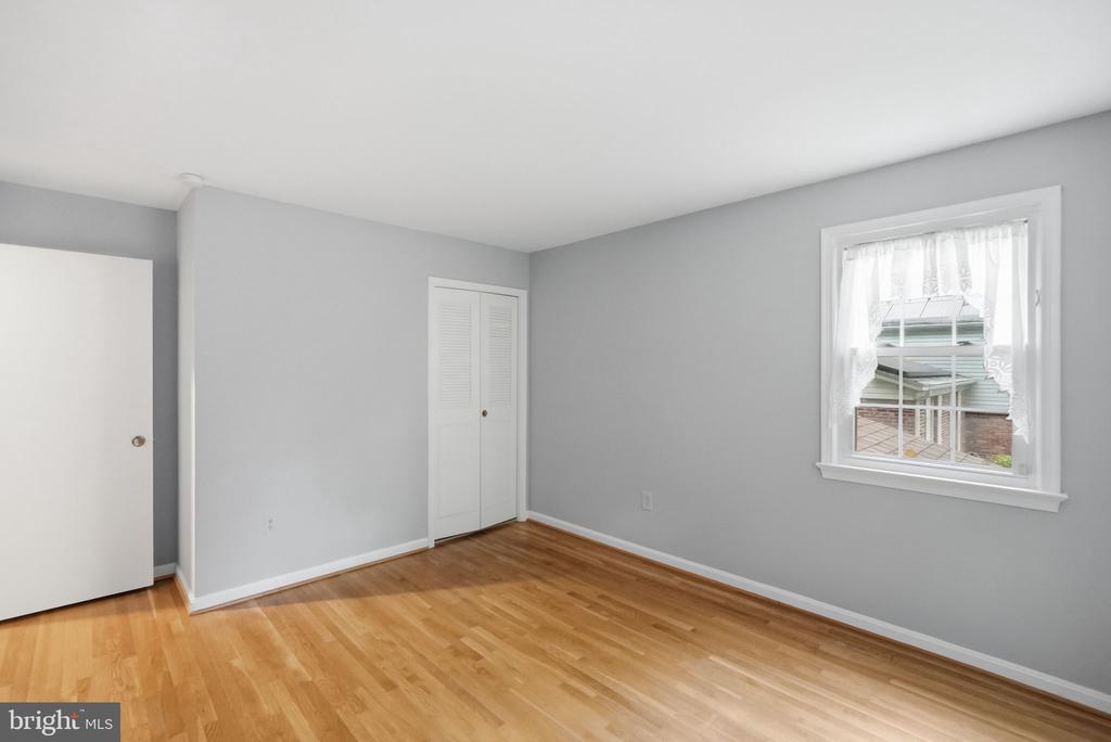 809 WOODLEY DRIVE