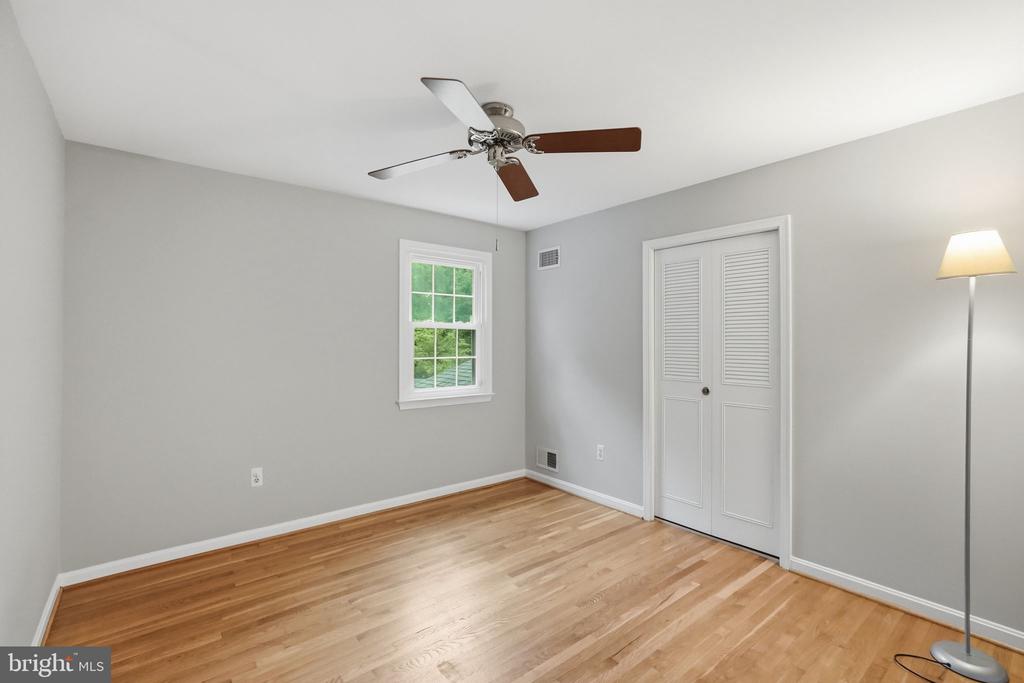 809 WOODLEY DRIVE