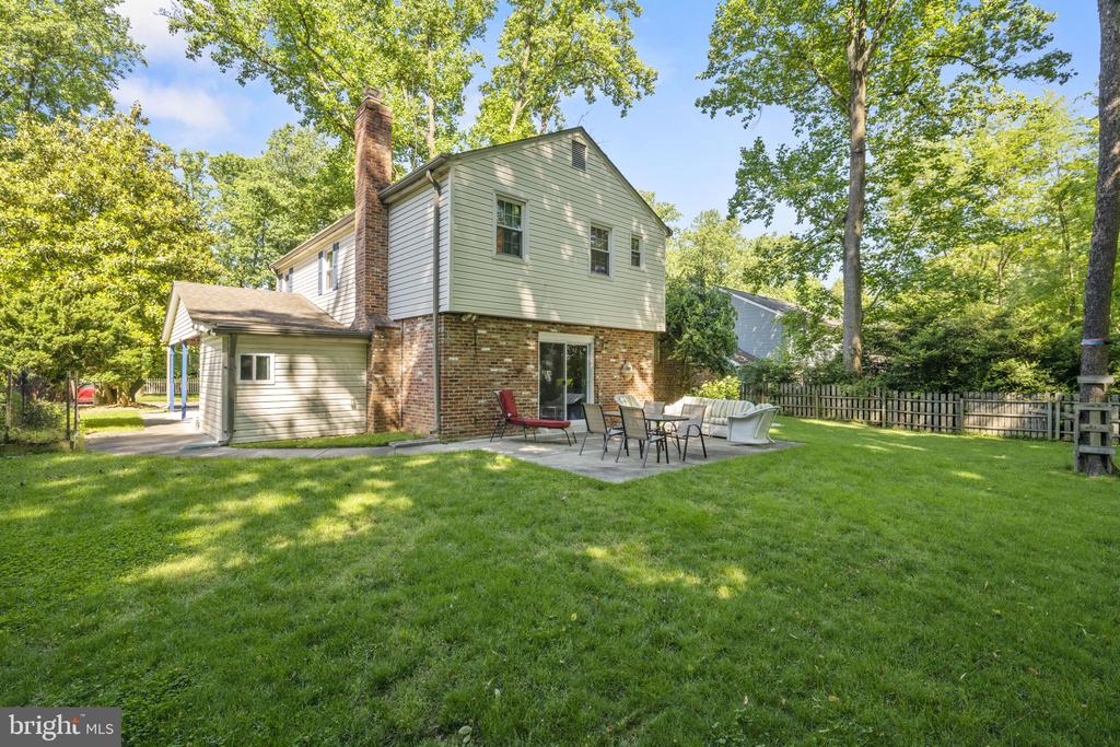 809 WOODLEY DRIVE