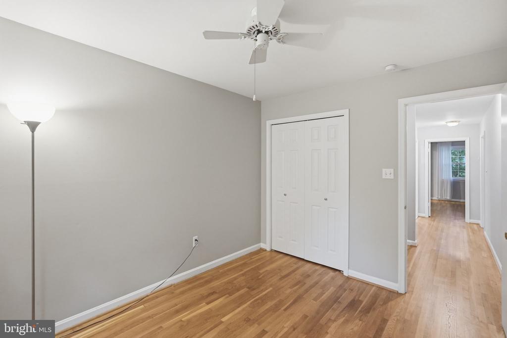 809 WOODLEY DRIVE