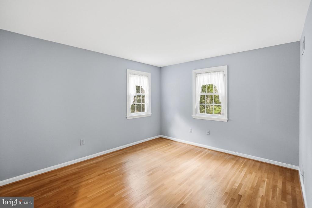 809 WOODLEY DRIVE