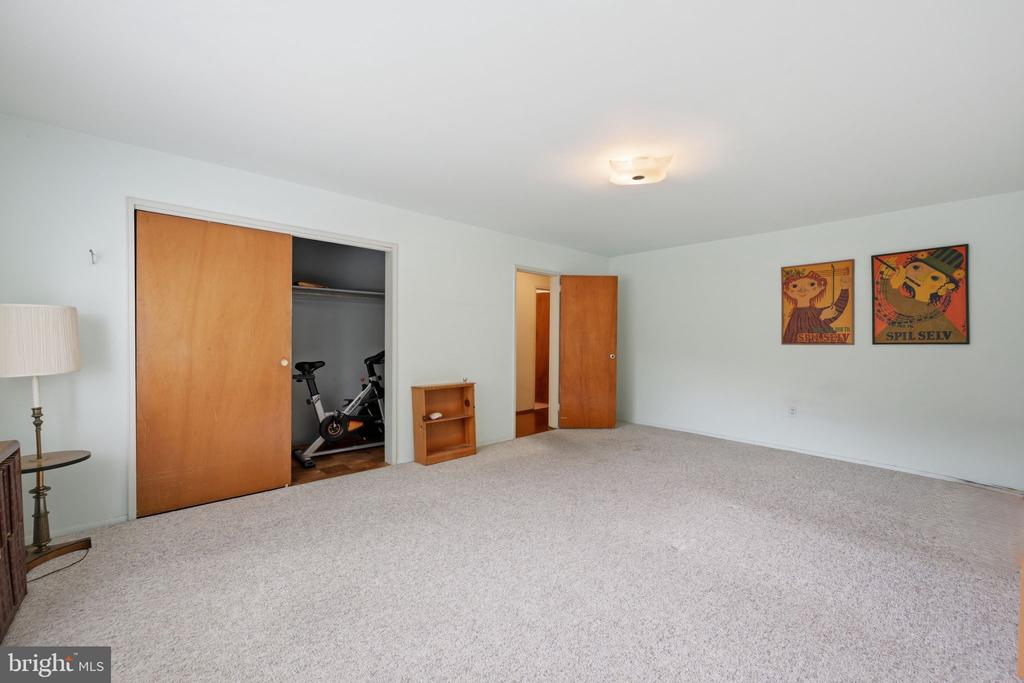 5301 WESTBARD CIRCLE Unit: 334