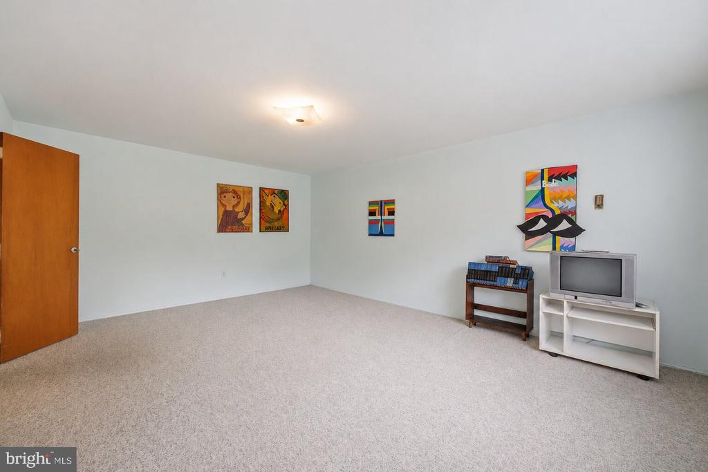 5301 WESTBARD CIRCLE Unit: 334
