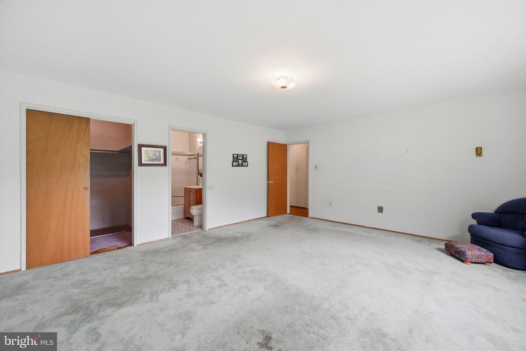 5301 WESTBARD CIRCLE Unit: 334