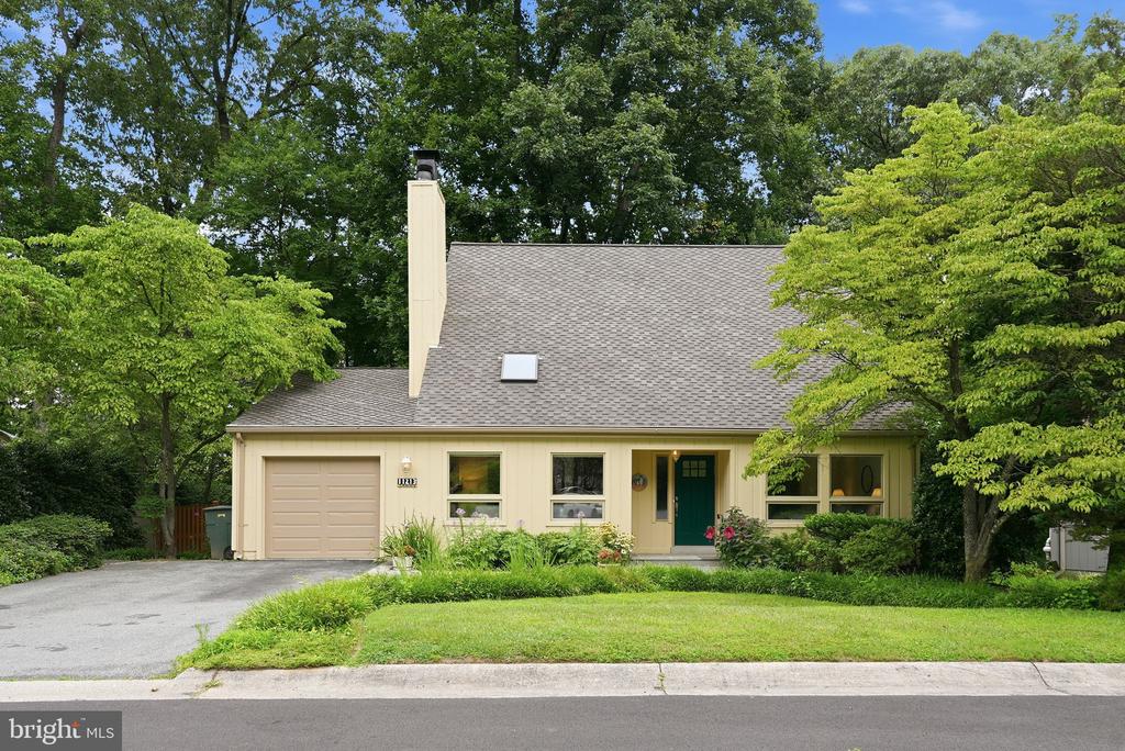 11213 ANGUS PLACE