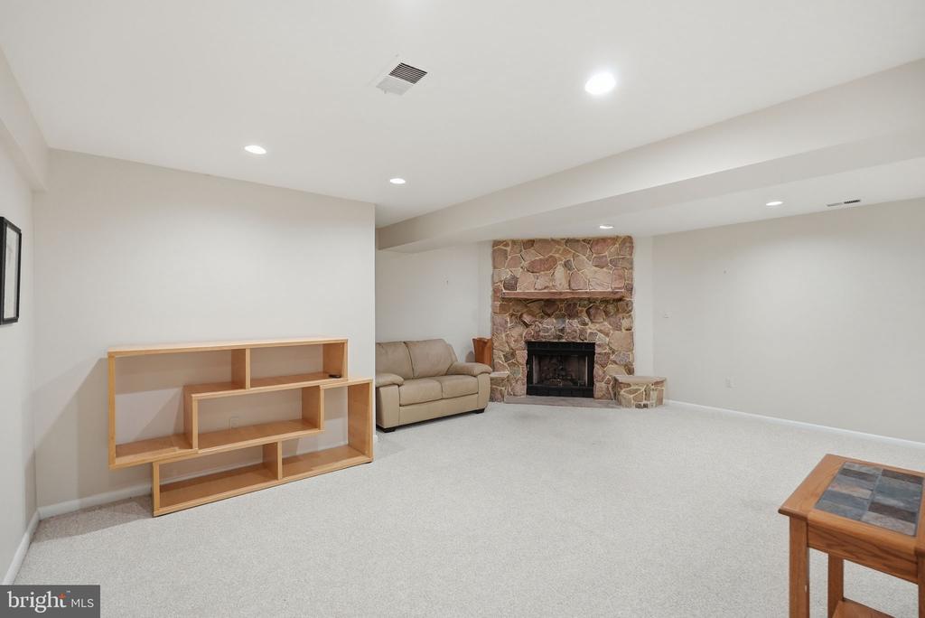 11213 ANGUS PLACE