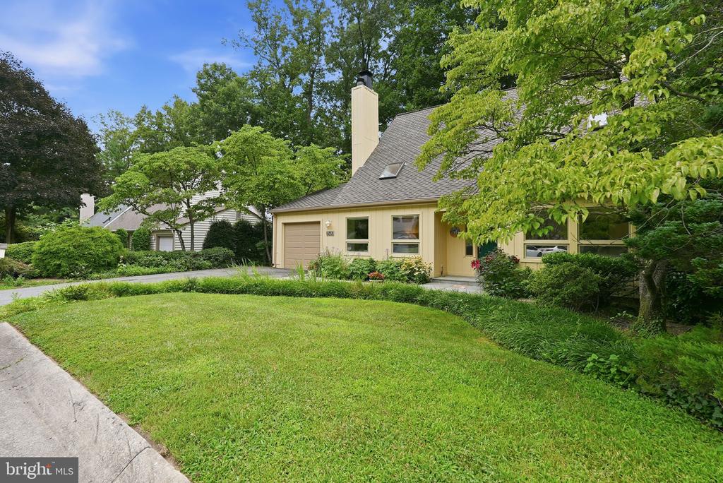 11213 ANGUS PLACE