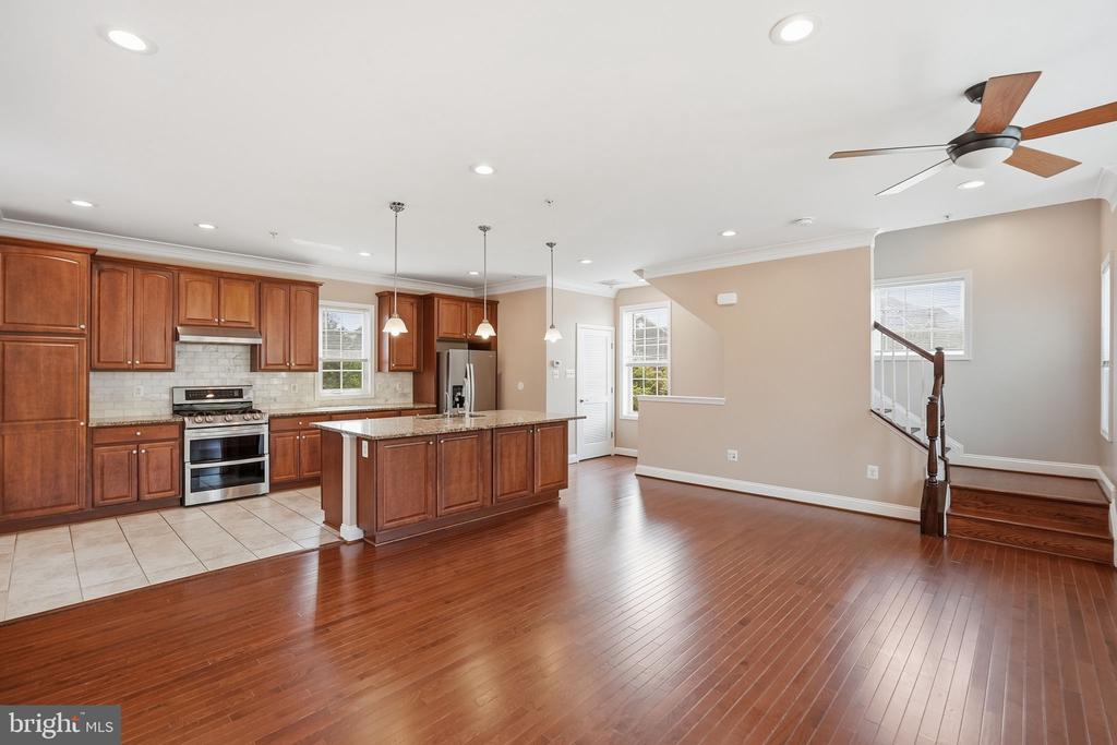 232 PARKVIEW AVENUE