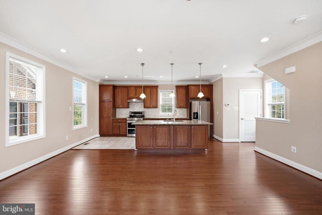 232 PARKVIEW AVENUE