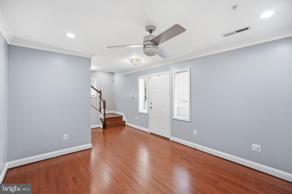 232 PARKVIEW AVENUE