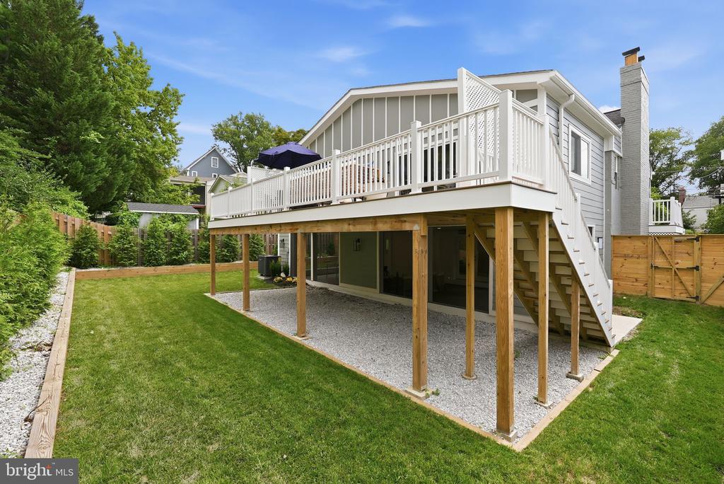 2713 NAVARRE DRIVE