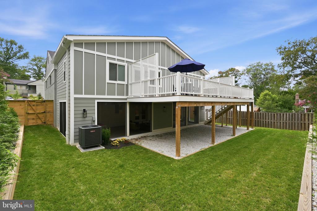 2713 NAVARRE DRIVE