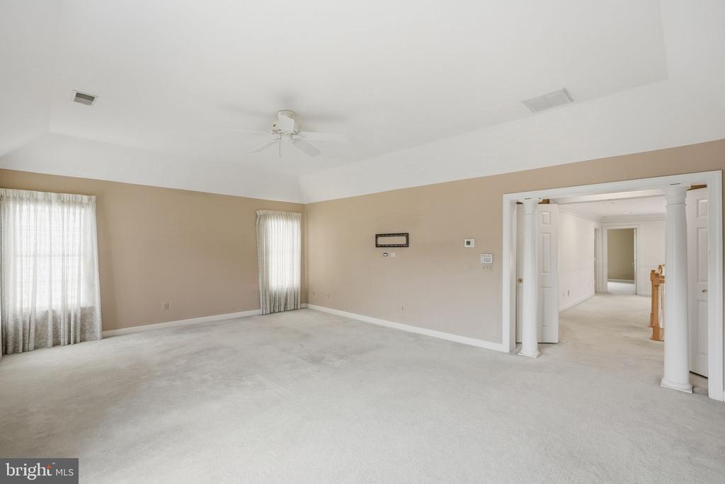 10417 SNOW POINT DRIVE