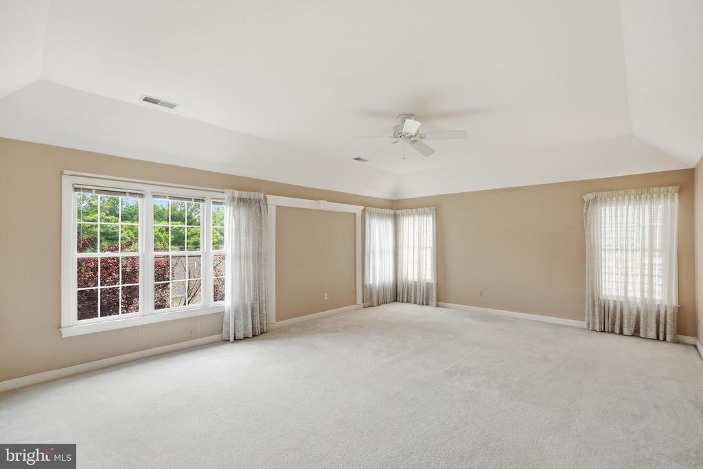 10417 SNOW POINT DRIVE