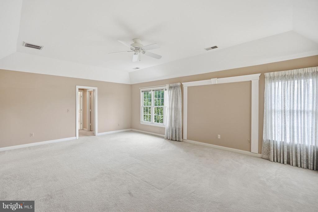 10417 SNOW POINT DRIVE