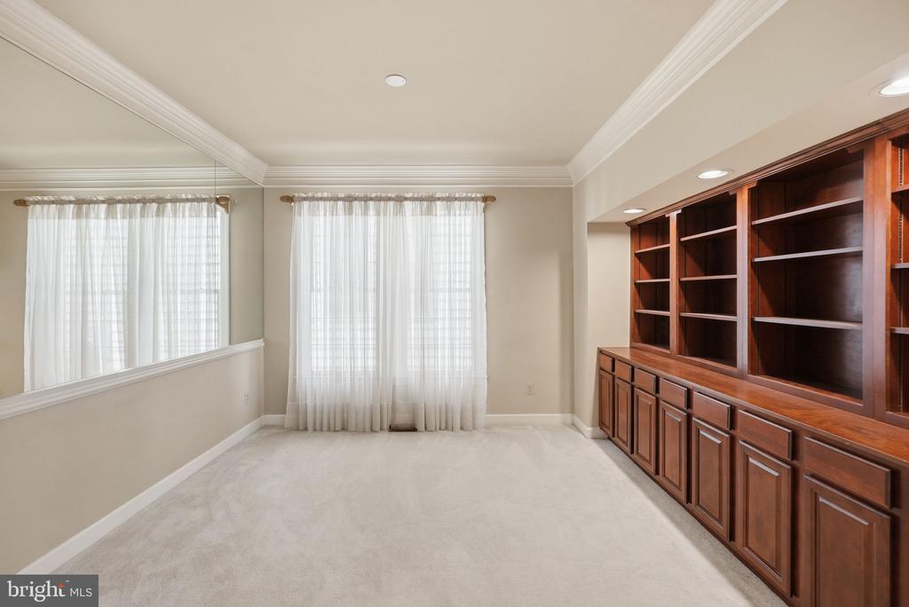 10417 SNOW POINT DRIVE