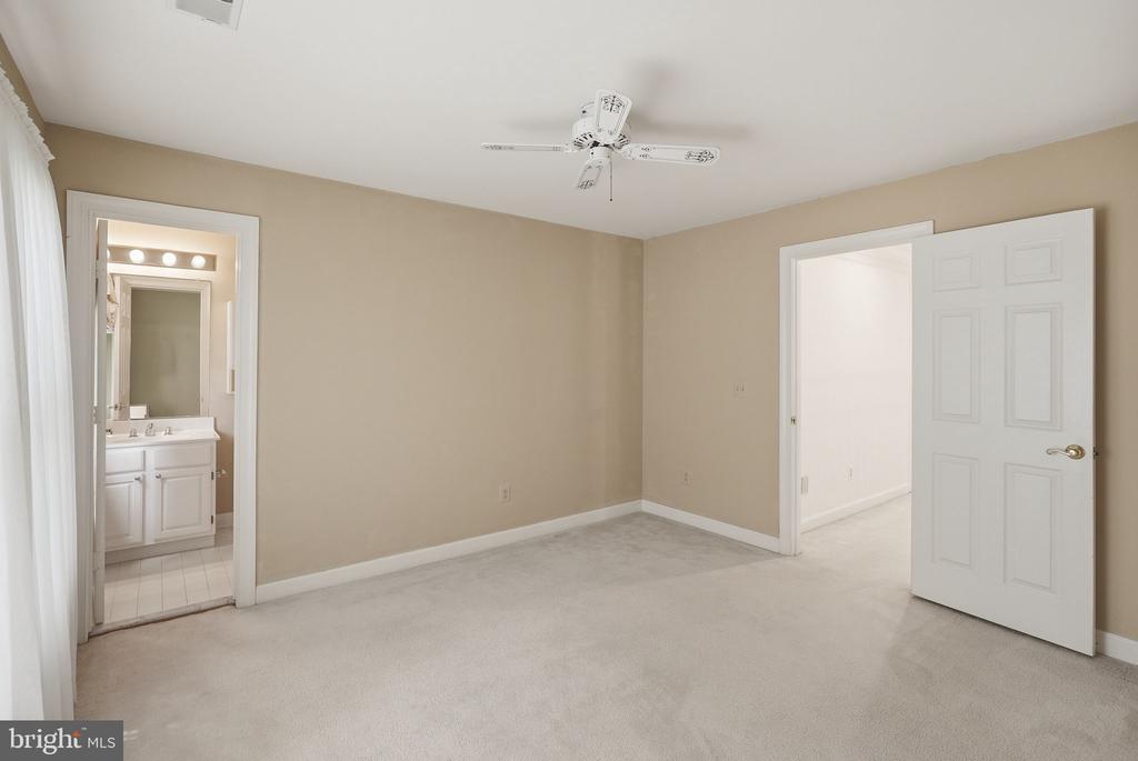 10417 SNOW POINT DRIVE