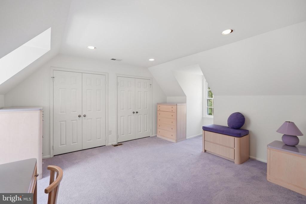 7556 PEPPERELL DRIVE