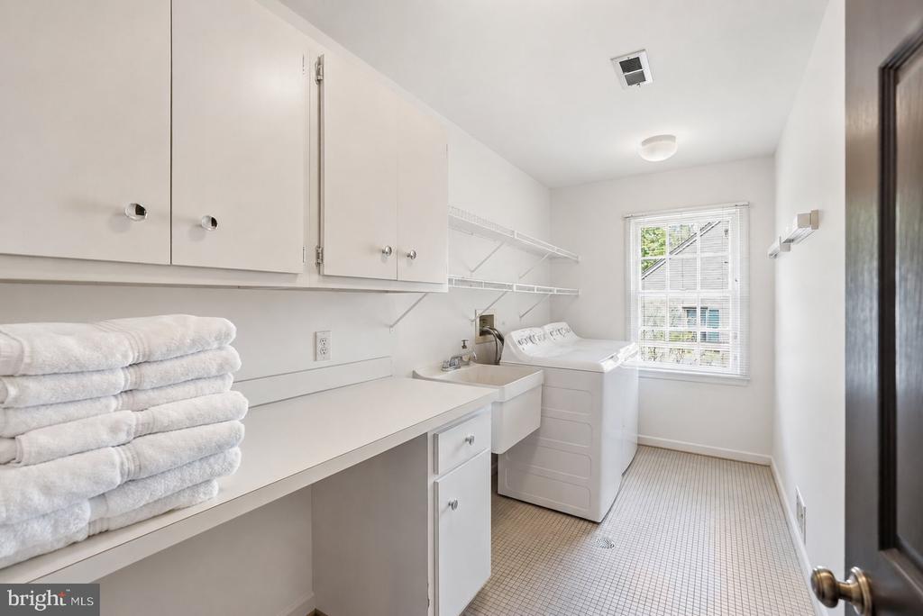 7556 PEPPERELL DRIVE