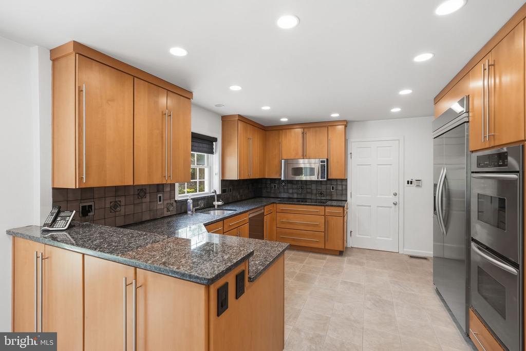 7556 PEPPERELL DRIVE