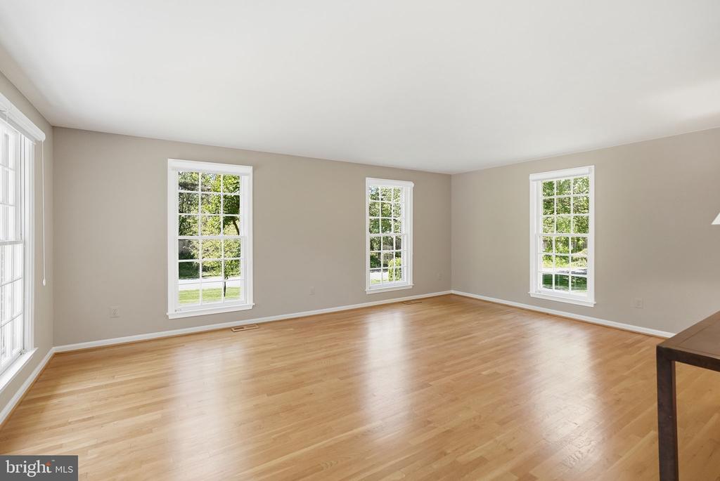 7556 PEPPERELL DRIVE