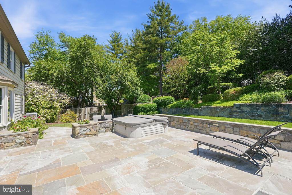 7556 PEPPERELL DRIVE