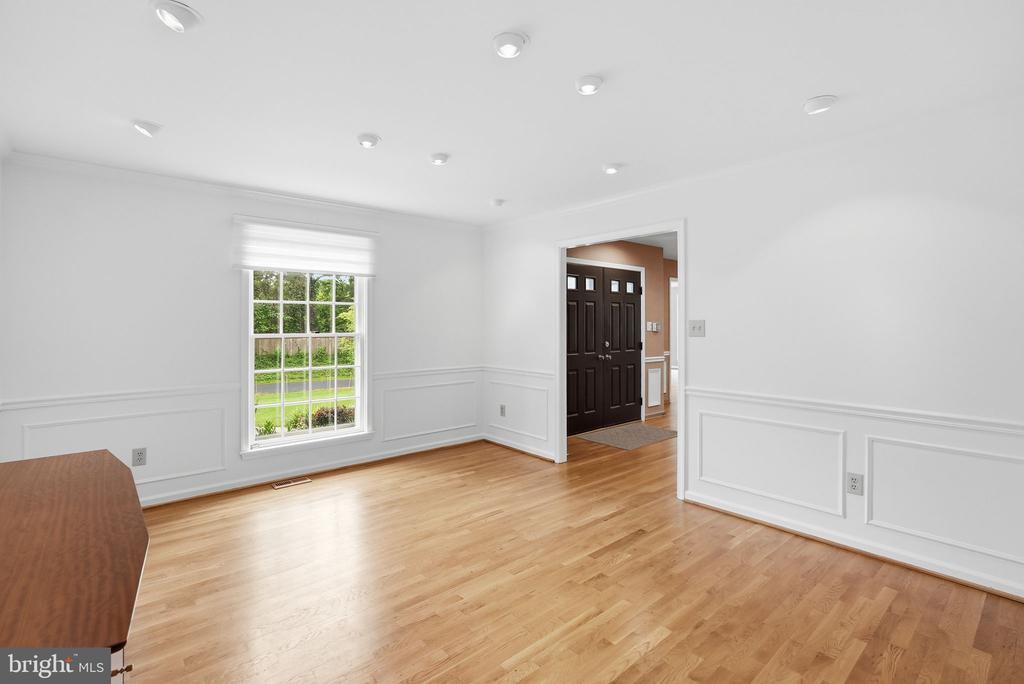 7556 PEPPERELL DRIVE